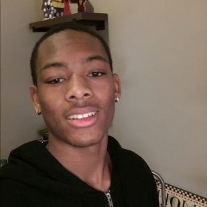 Meet your Posher, Derrick